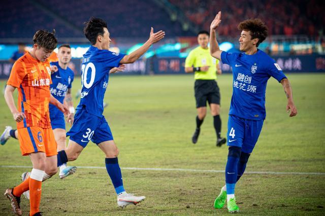 开云线上入口-三镇变阵4231未出乎泰山预料 山东为何难复制2021