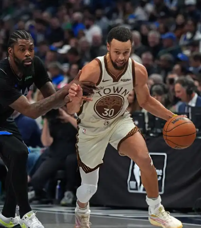 开云网站-大爆冷！勇士遭逆转，格林一级恶意，库里空砍38+4，库明加再受伤