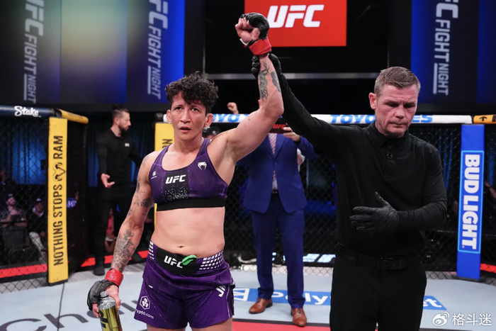 张伟丽无法夺回金腰带?听听杨迪罗巴怎么说!|邓恩|蝇量级|UFC|塔巴莎·里奇|MMA_新浪体育_新浪新闻